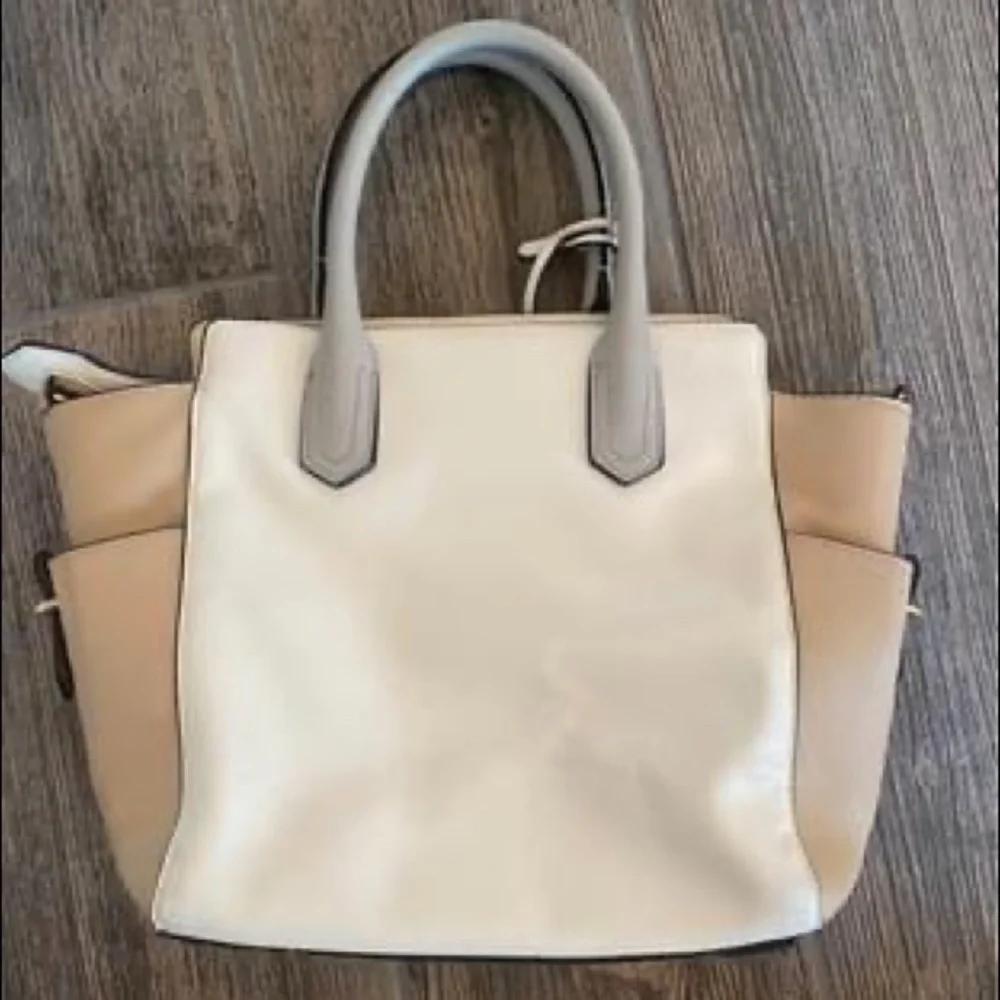 REED Handbag - Picture 2 of 4